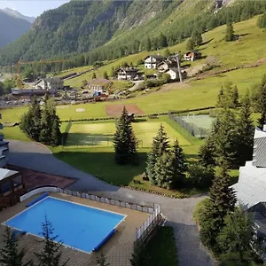 https://white-paradise.hotels-rhonealpes.com
